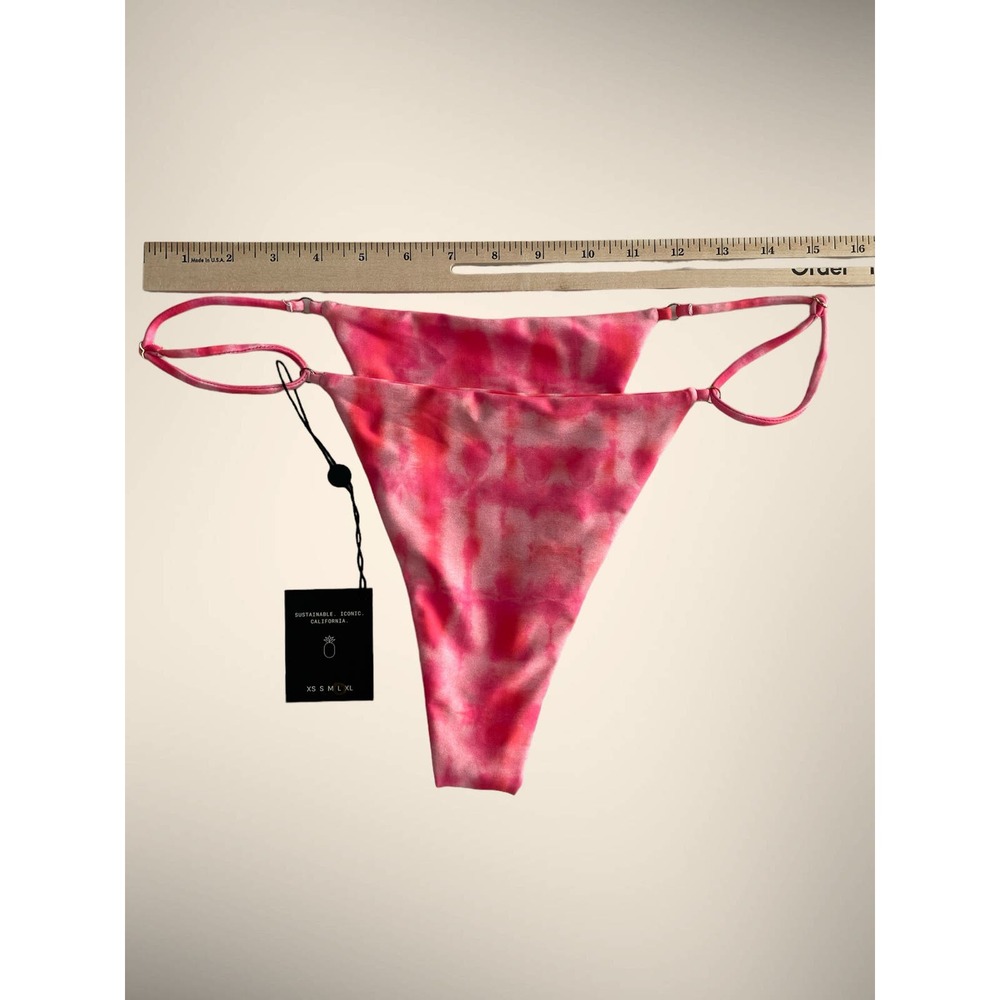 NWT Skatie Size L Bikini Bottom (Bottom Only) Magenta